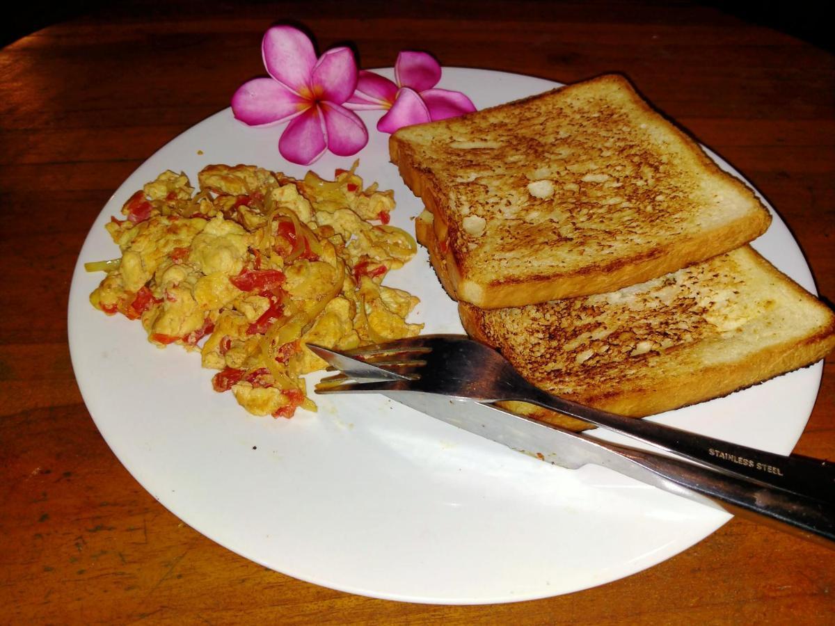 Mengalung Homestay Kuta (Lombok)