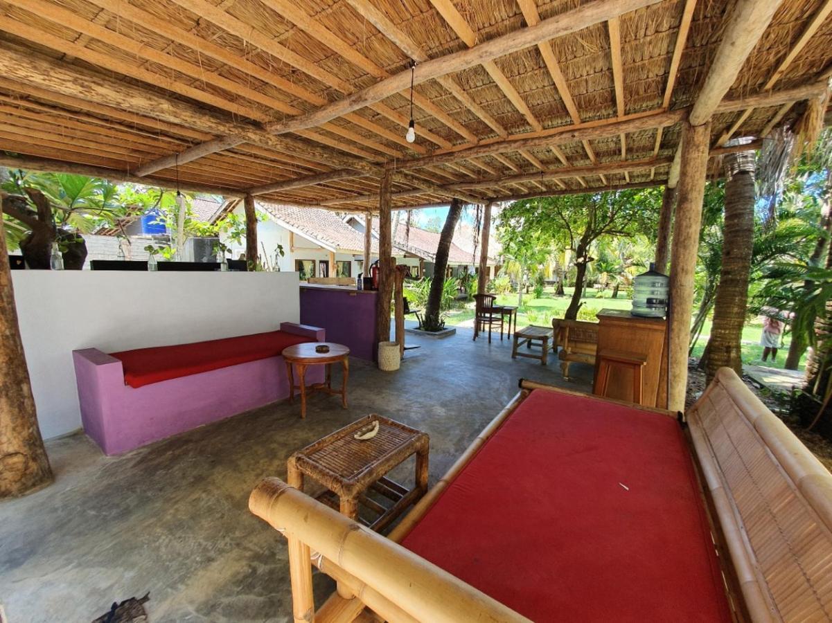 Mengalung Kuta (Lombok)