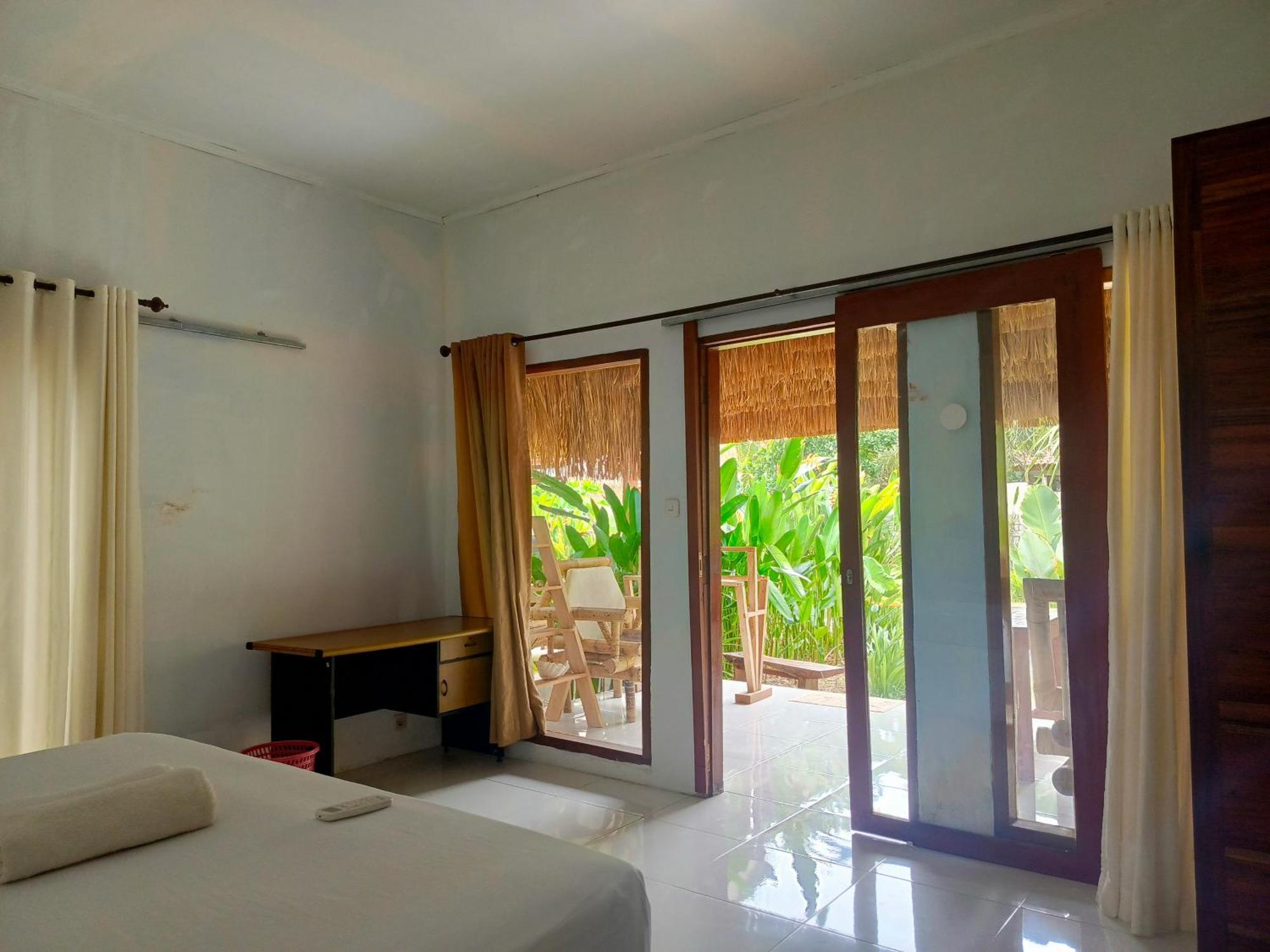 Mengalung * Kuta (Lombok)