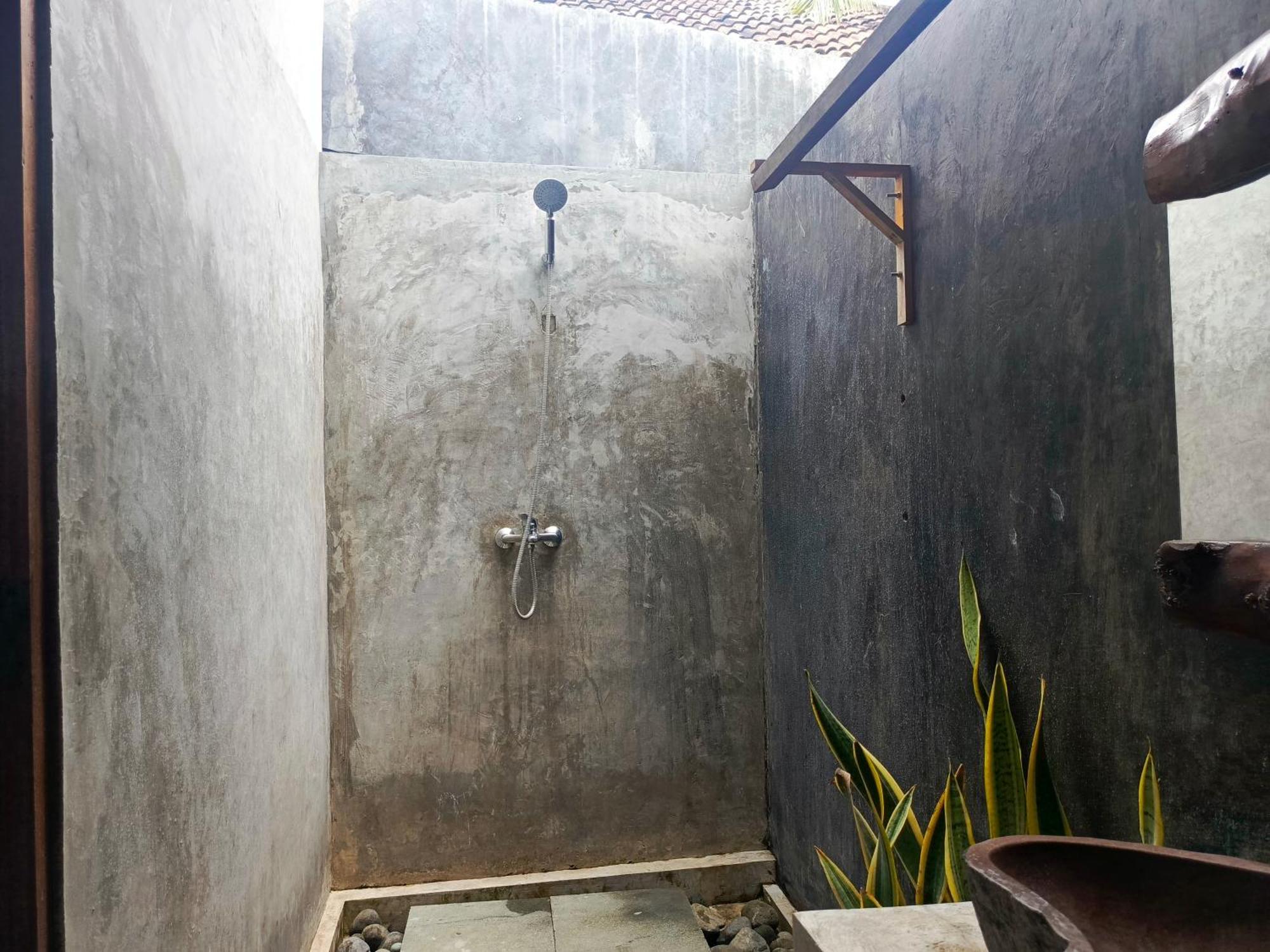 Mengalung Homestay Kuta (Lombok)