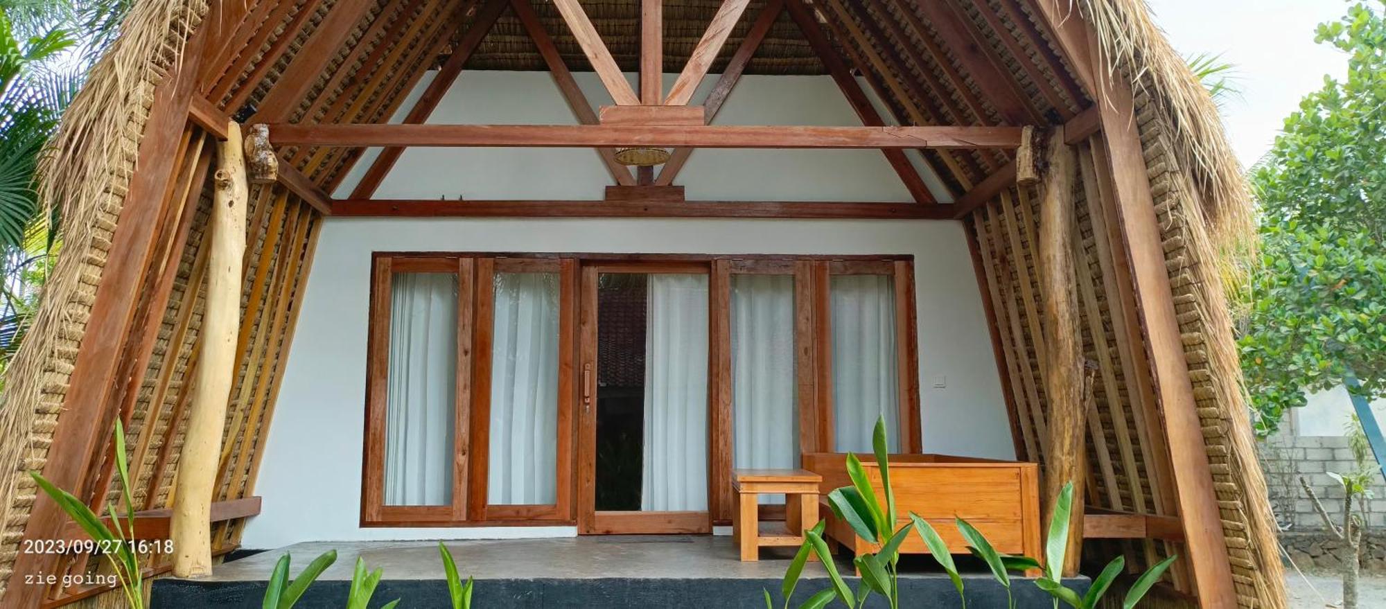 Mengalung Homestay Kuta (Lombok)
