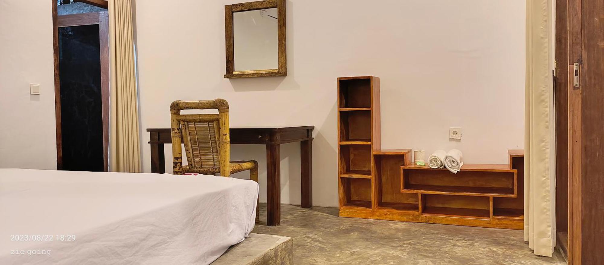 Mengalung Homestay Kuta (Lombok)
